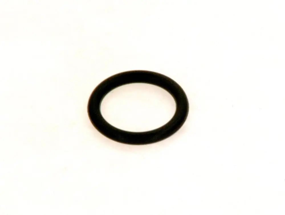 Schwarzer O-Ring auf weißem Hintergrund, möglicherweise von der Marke Bosch, schlicht und ohne erkennbare Maße.
